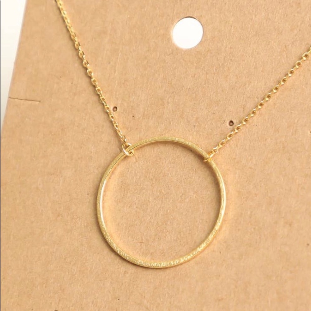 Trendy circle necklace